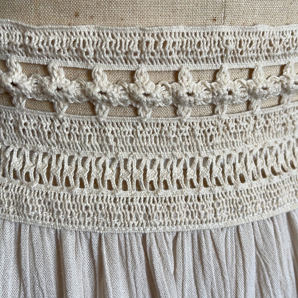 Full length lined light weights skirt. - Picture 2 of 5